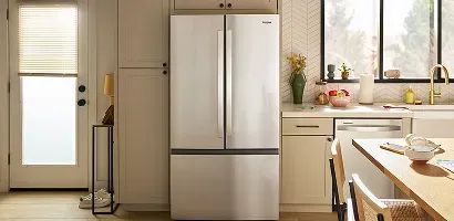 whirlpool-WRFF3336SZ-french-door-refrigerator-interior-water-dispenser